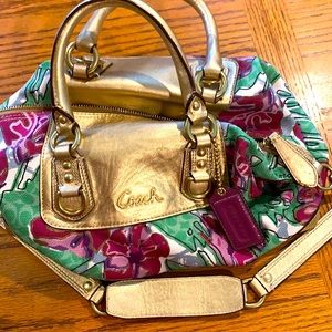 Gorgeous Coach Bag Gold and Rose